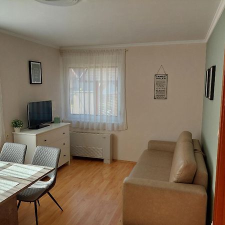 Elek Apartmanhaz Hajdúszoboszló Dış mekan fotoğraf