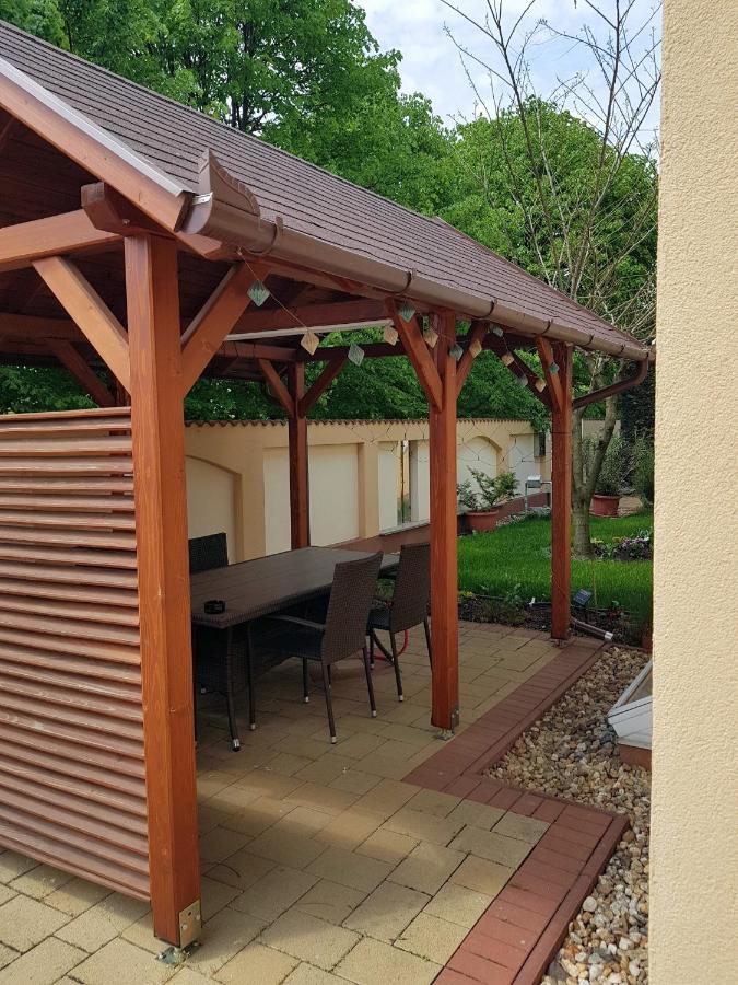 Elek Apartmanhaz Hajdúszoboszló Dış mekan fotoğraf