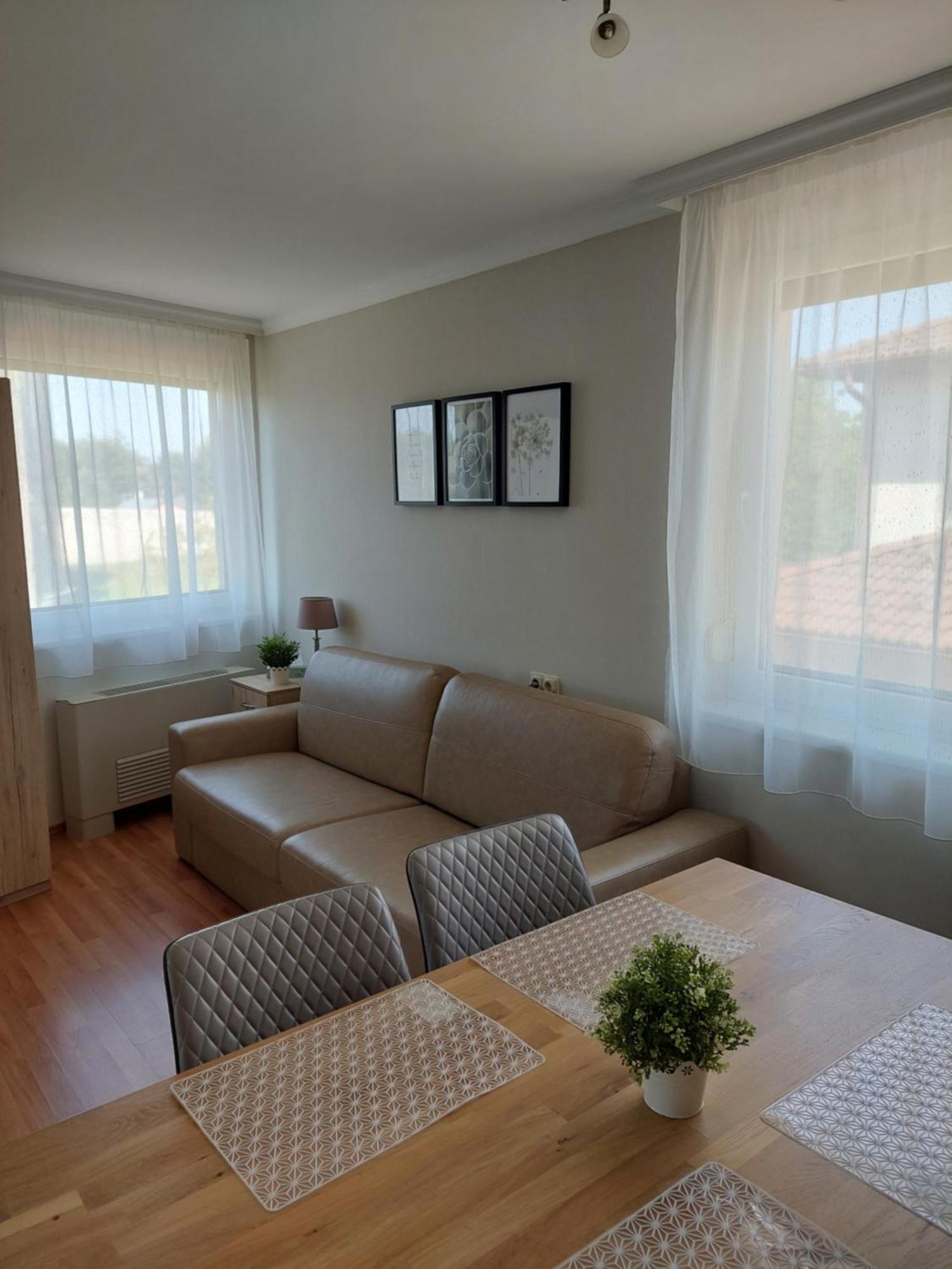 Elek Apartmanhaz Hajdúszoboszló Dış mekan fotoğraf