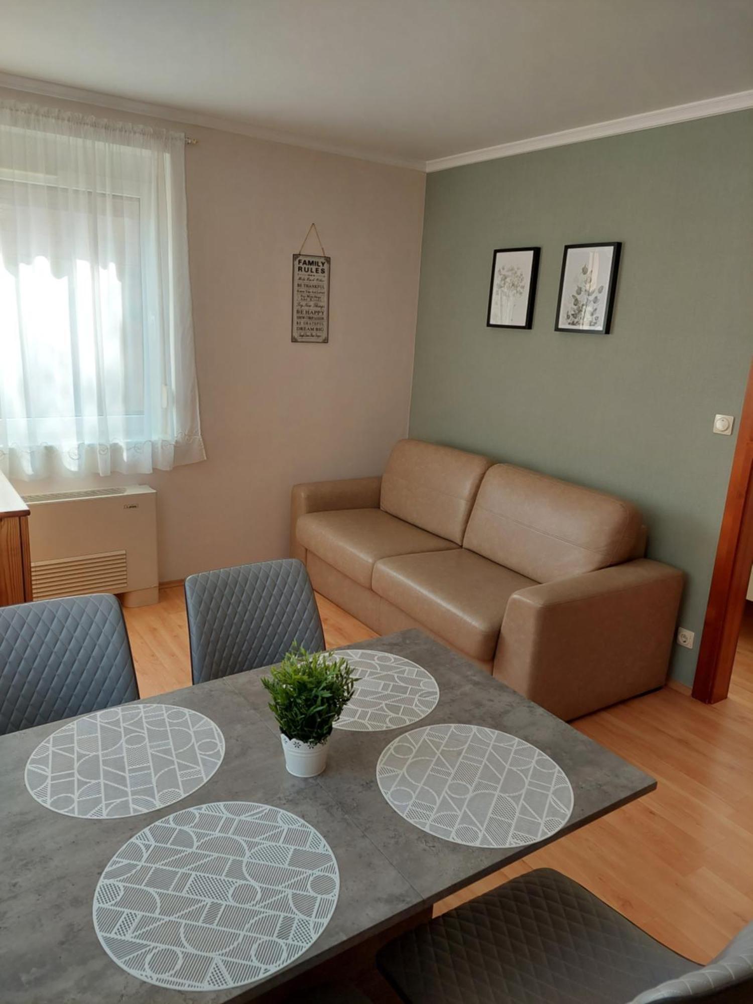 Elek Apartmanhaz Hajdúszoboszló Dış mekan fotoğraf